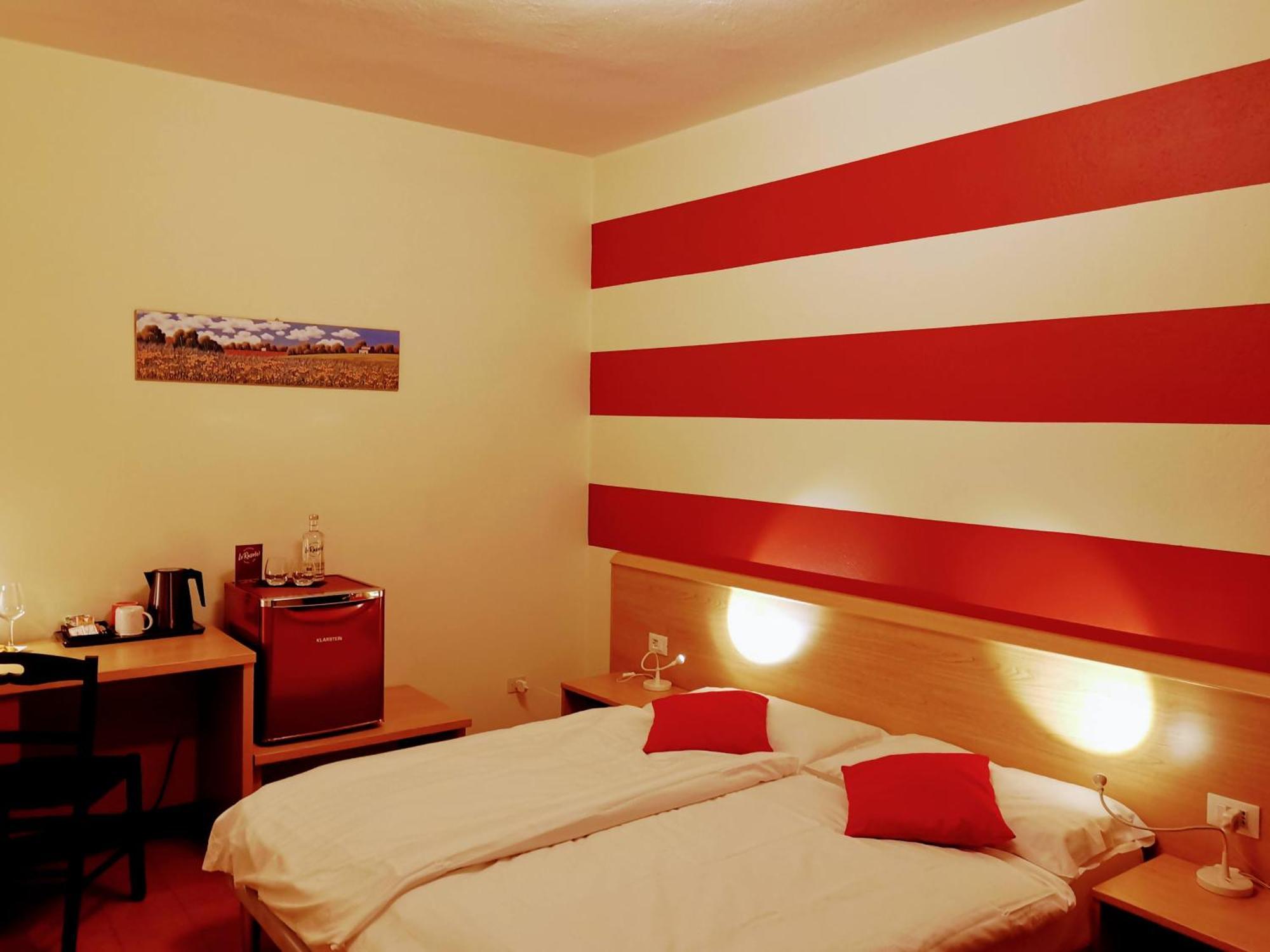 Ristorante Le Rasole Hotell Garda  Eksteriør bilde