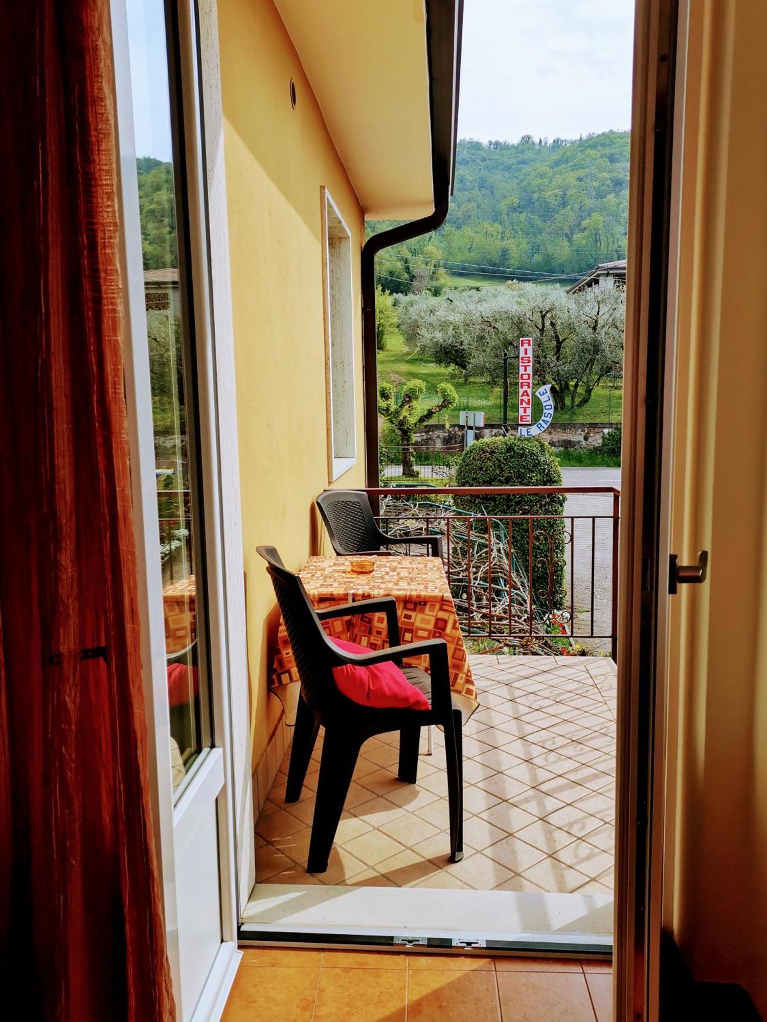 Ristorante Le Rasole Hotell Garda  Eksteriør bilde