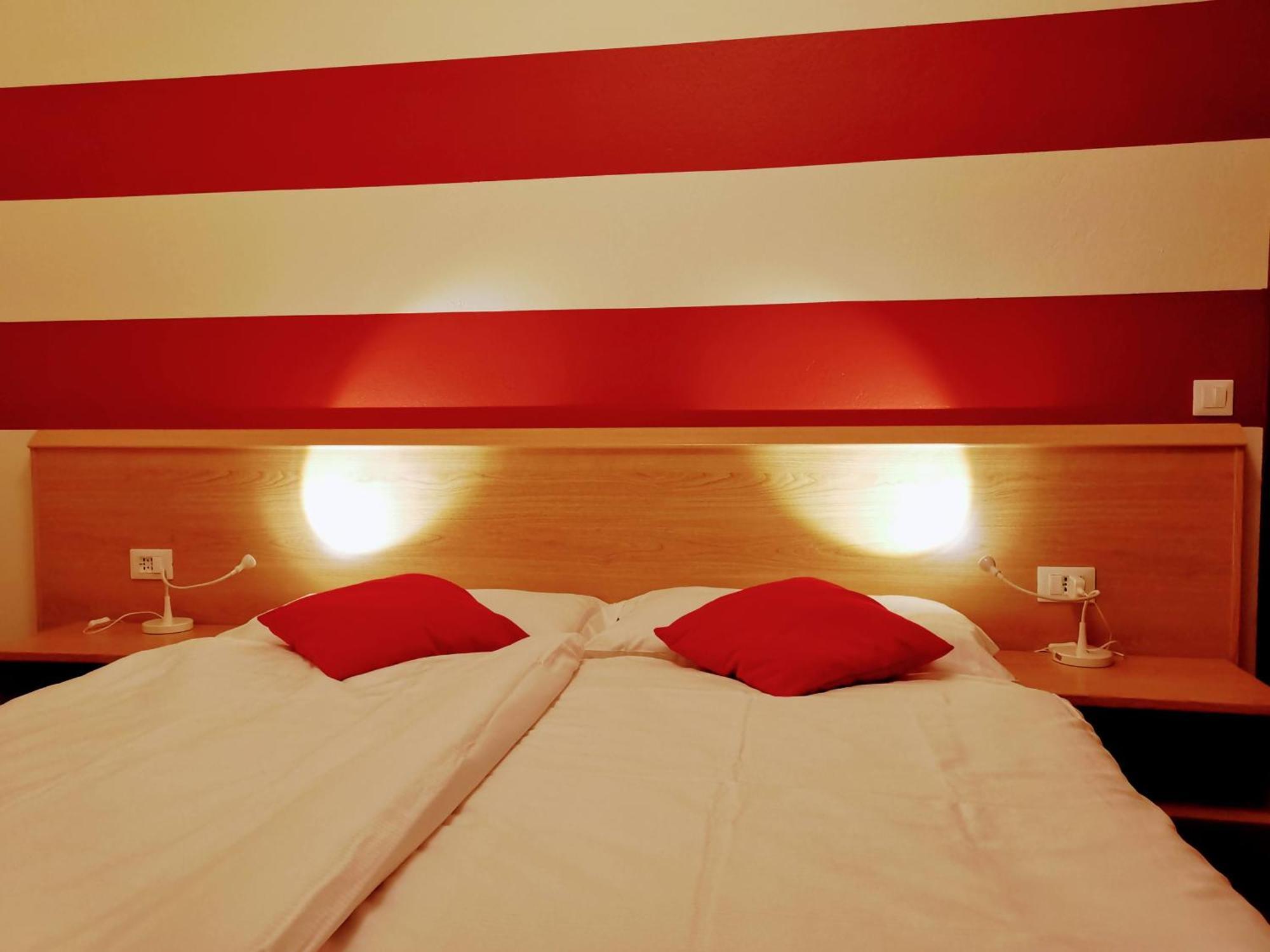 Ristorante Le Rasole Hotell Garda  Eksteriør bilde
