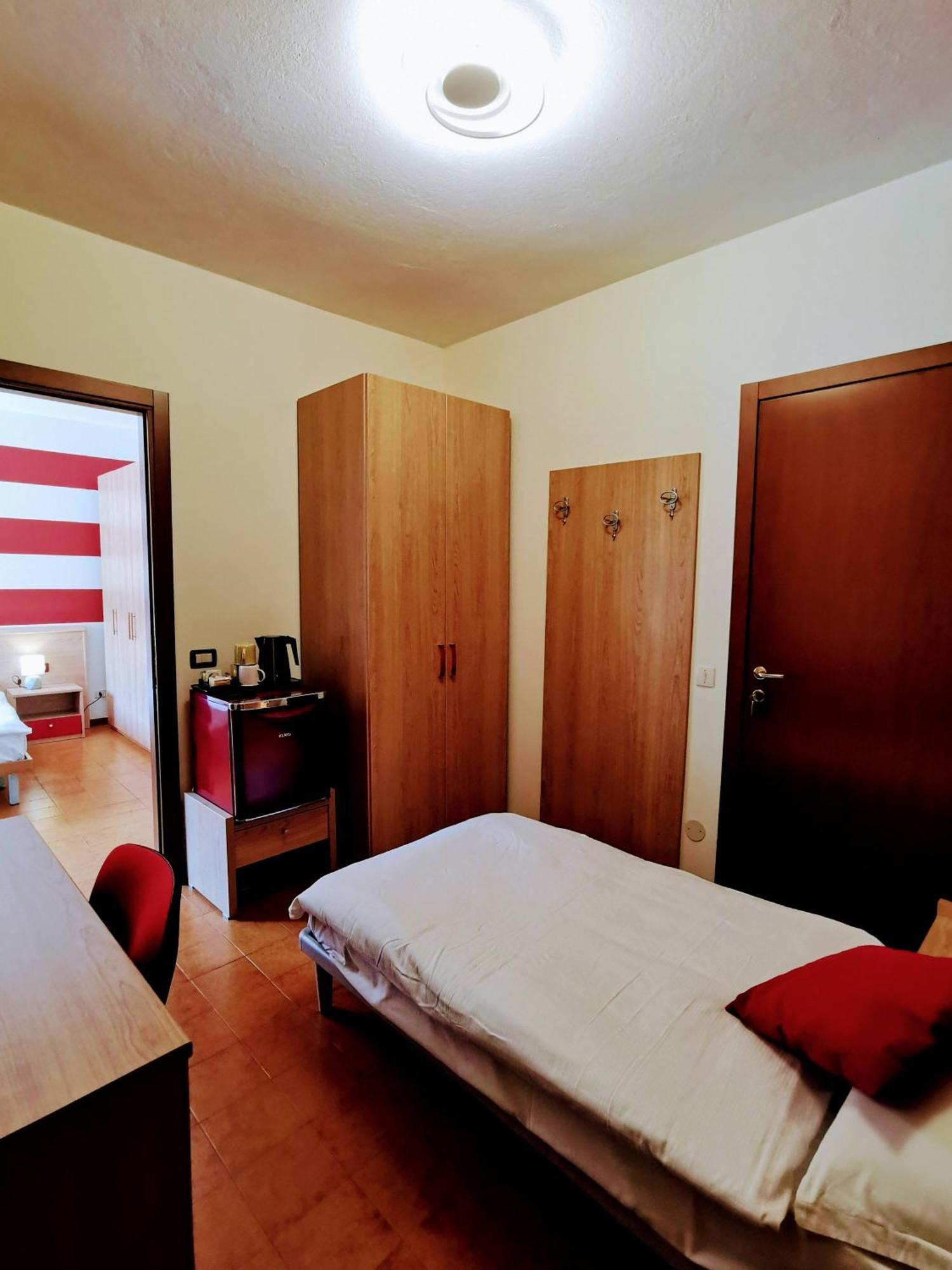 Ristorante Le Rasole Hotell Garda  Eksteriør bilde