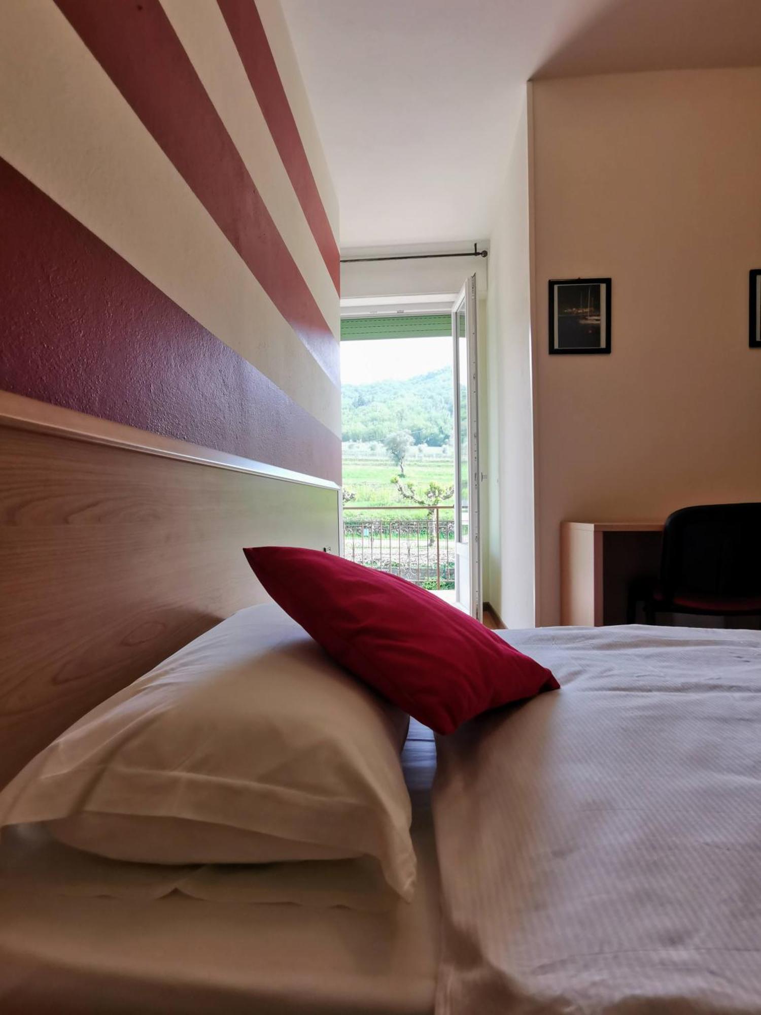 Ristorante Le Rasole Hotell Garda  Eksteriør bilde