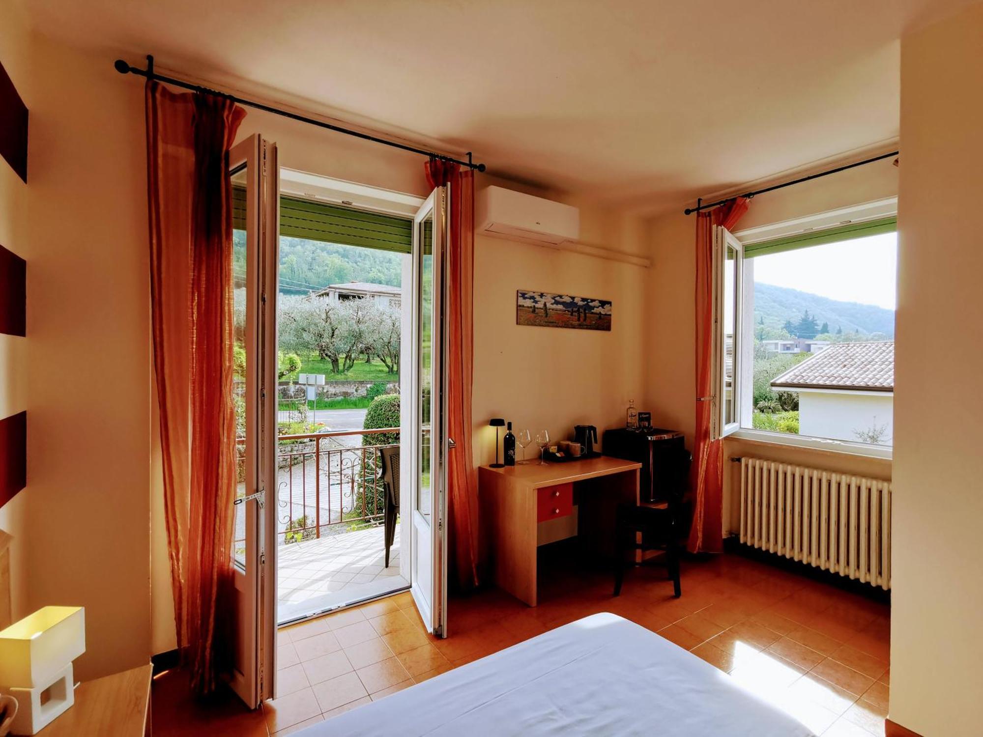 Ristorante Le Rasole Hotell Garda  Eksteriør bilde
