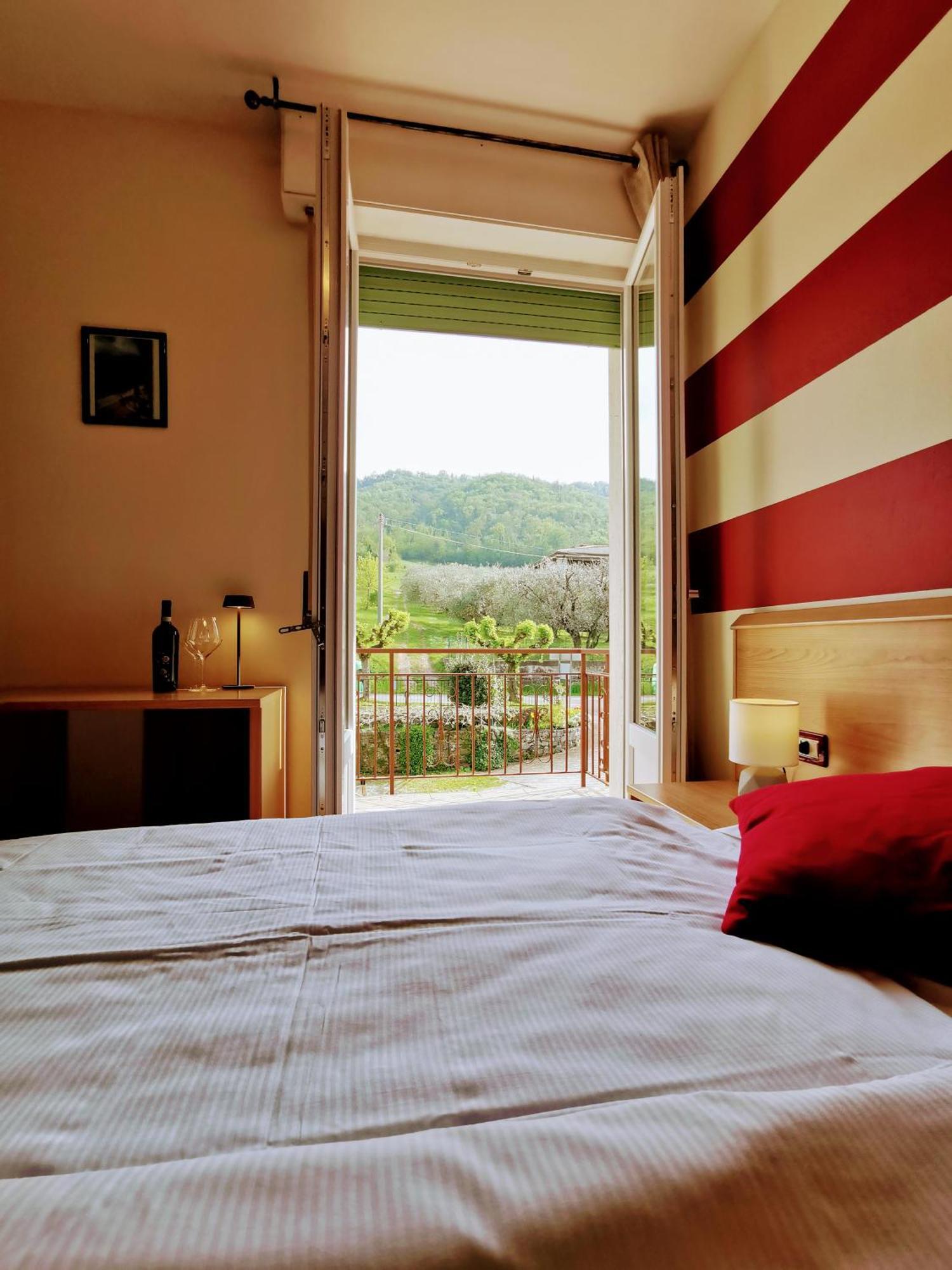 Ristorante Le Rasole Hotell Garda  Eksteriør bilde